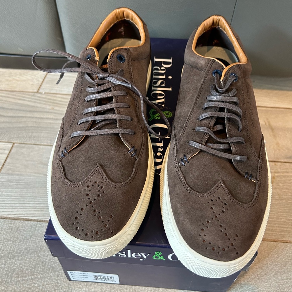 NEW IN BOX Paisley & Gray Addington Suede Wingtip men’s Sneakers size 10